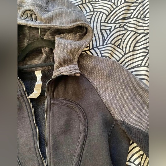 Lululemon Scuba Full Zip Size 4 - Picture 3 of 4